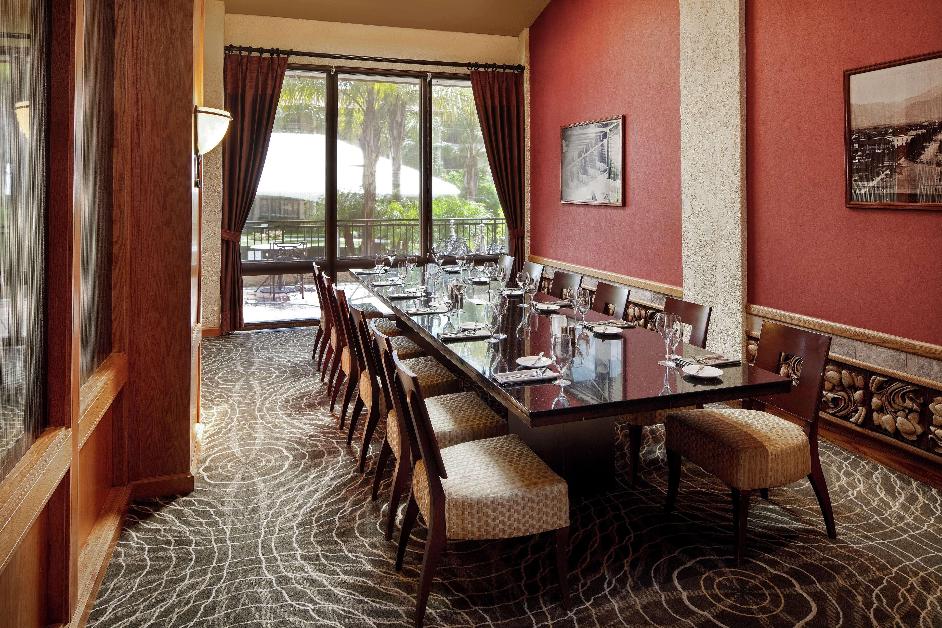 Doubletree By Hilton Ontario Airport Hotell Exteriör bild