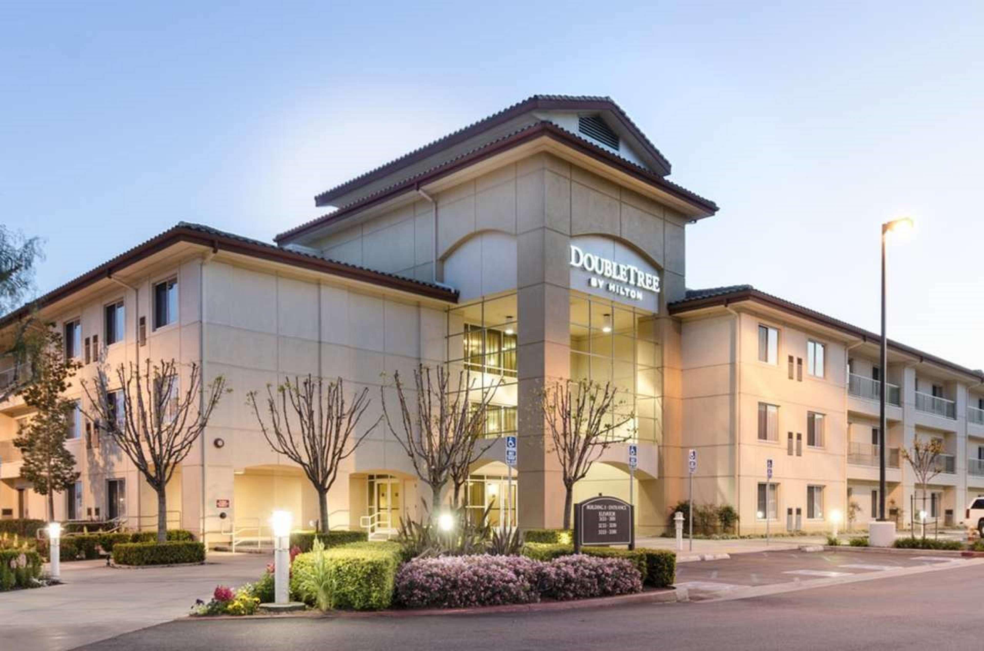 Doubletree By Hilton Ontario Airport Hotell Exteriör bild