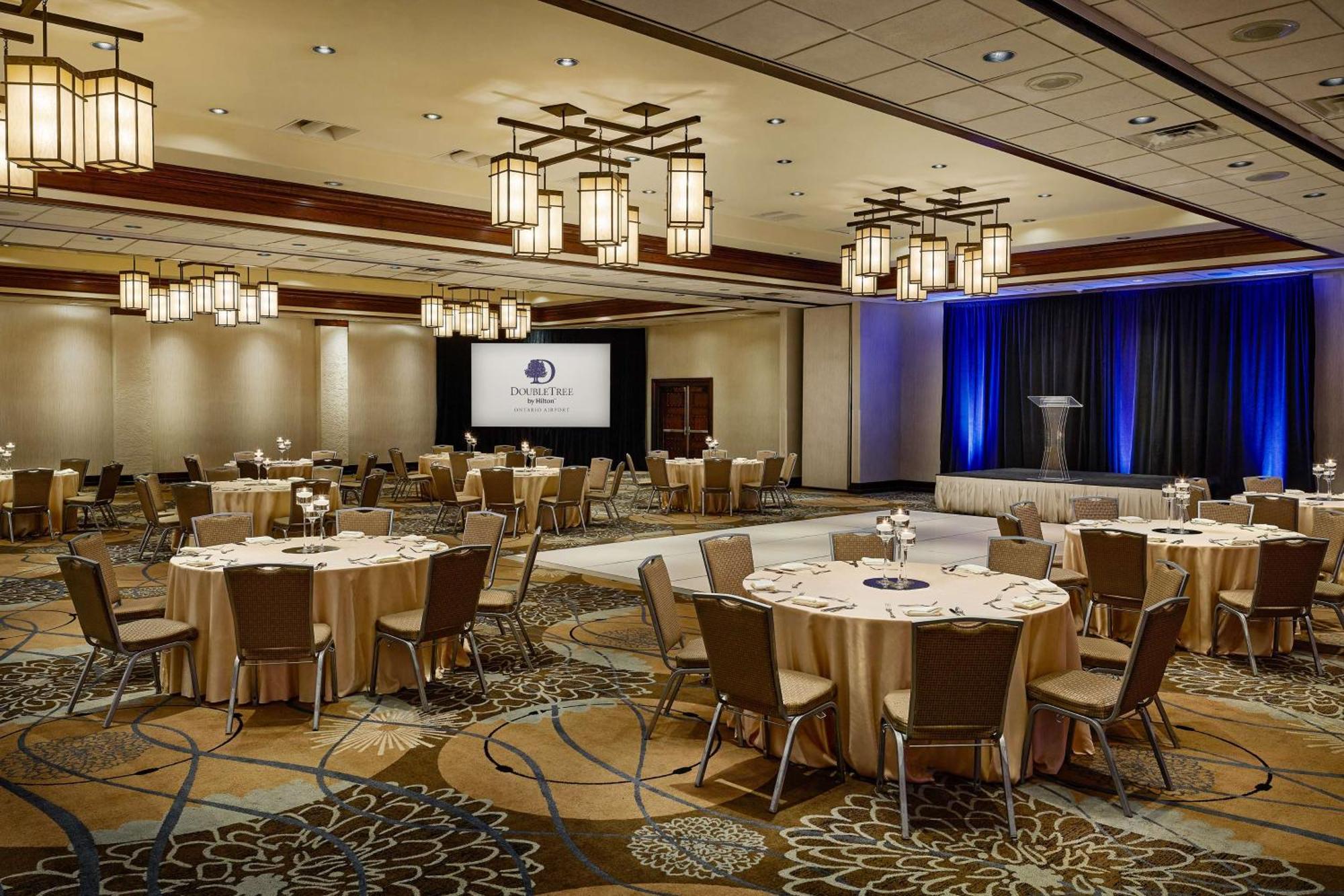 Doubletree By Hilton Ontario Airport Hotell Exteriör bild