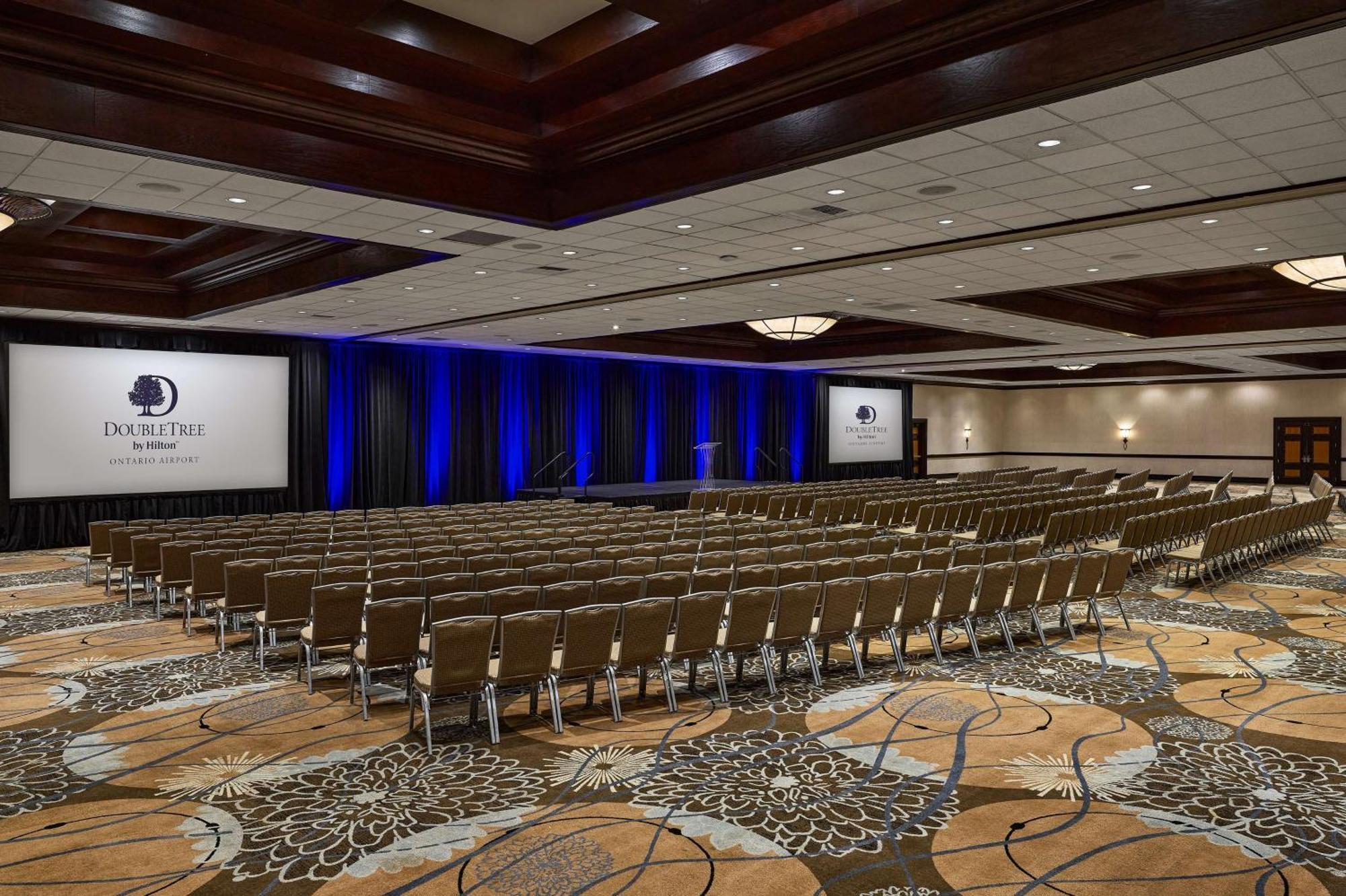 Doubletree By Hilton Ontario Airport Hotell Exteriör bild