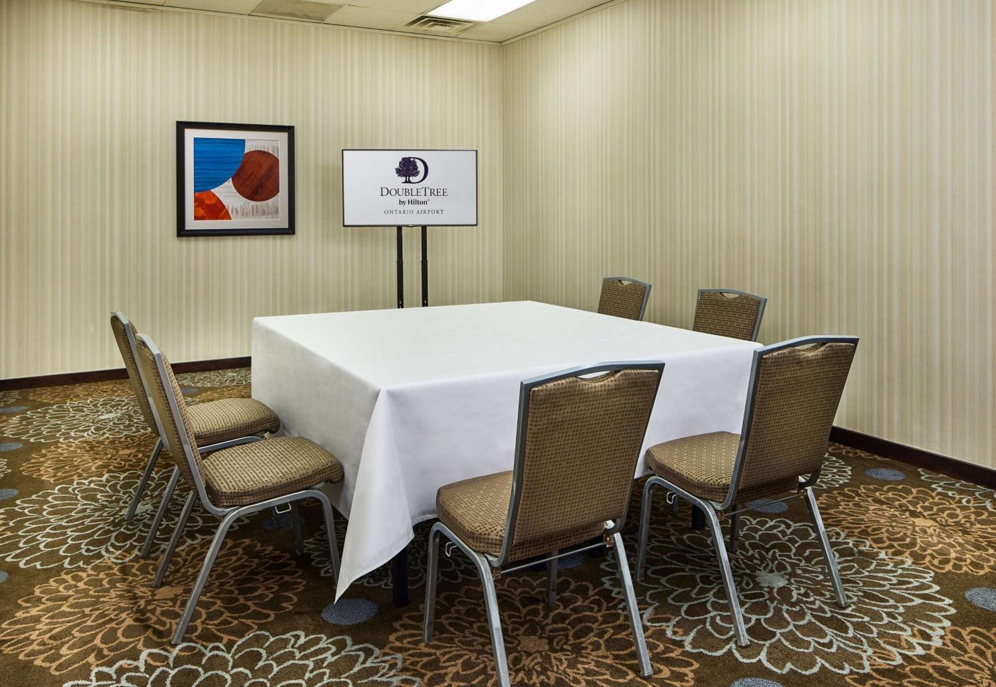Doubletree By Hilton Ontario Airport Hotell Exteriör bild