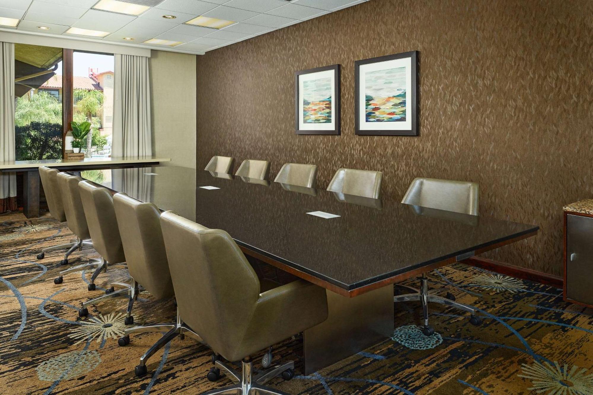 Doubletree By Hilton Ontario Airport Hotell Exteriör bild