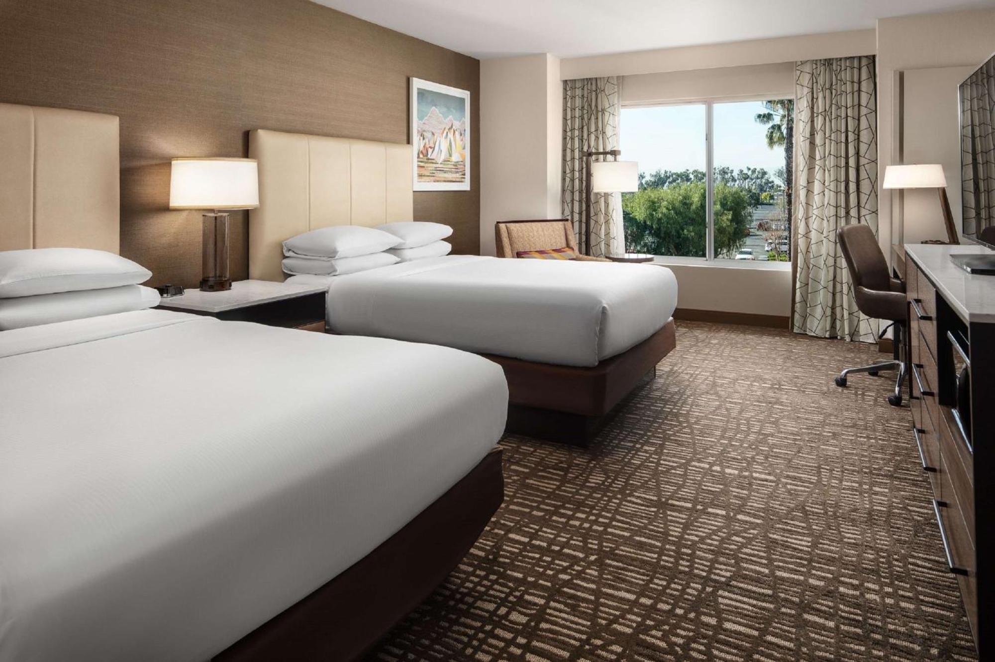 Doubletree By Hilton Ontario Airport Hotell Exteriör bild