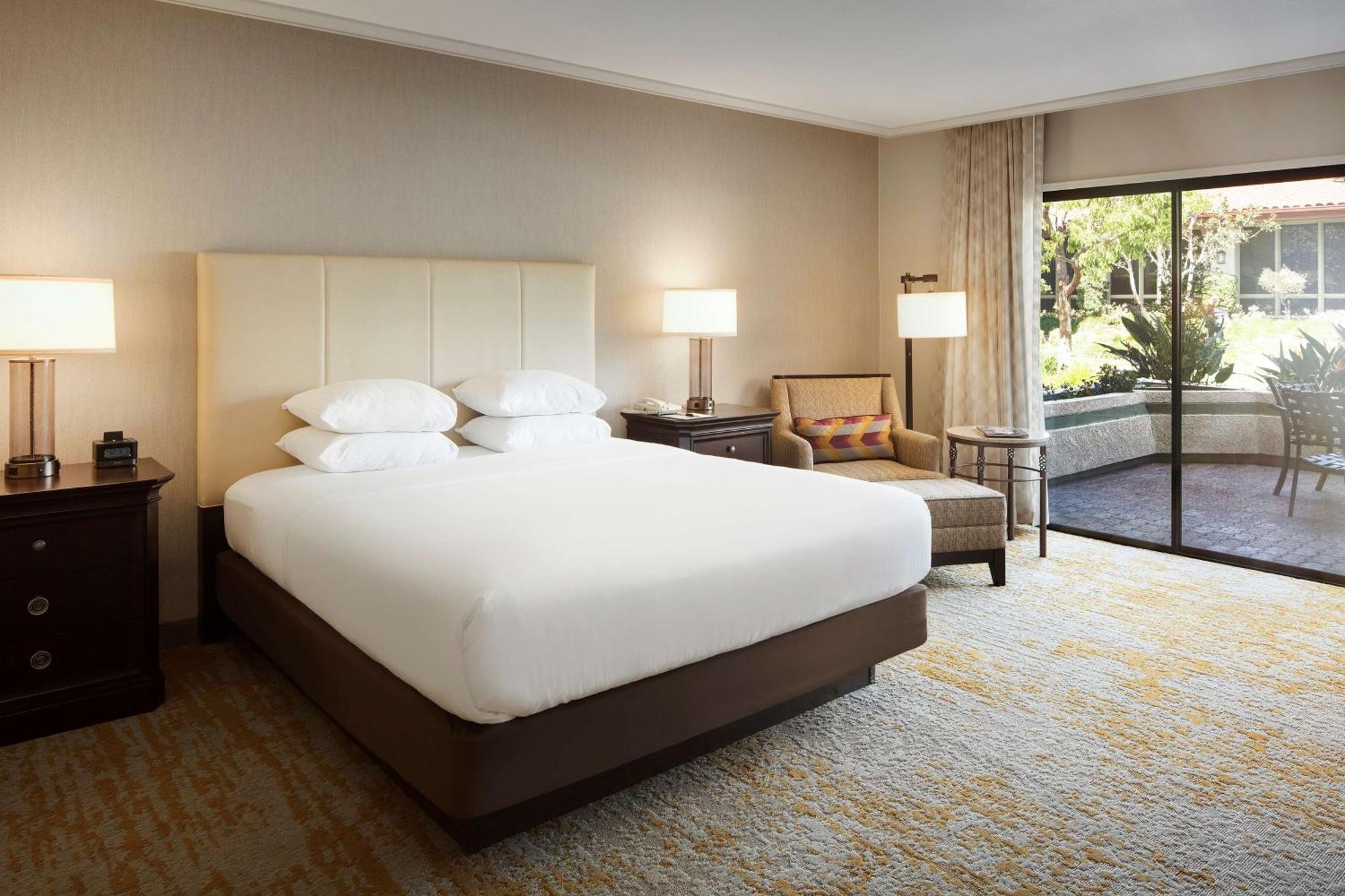 Doubletree By Hilton Ontario Airport Hotell Exteriör bild