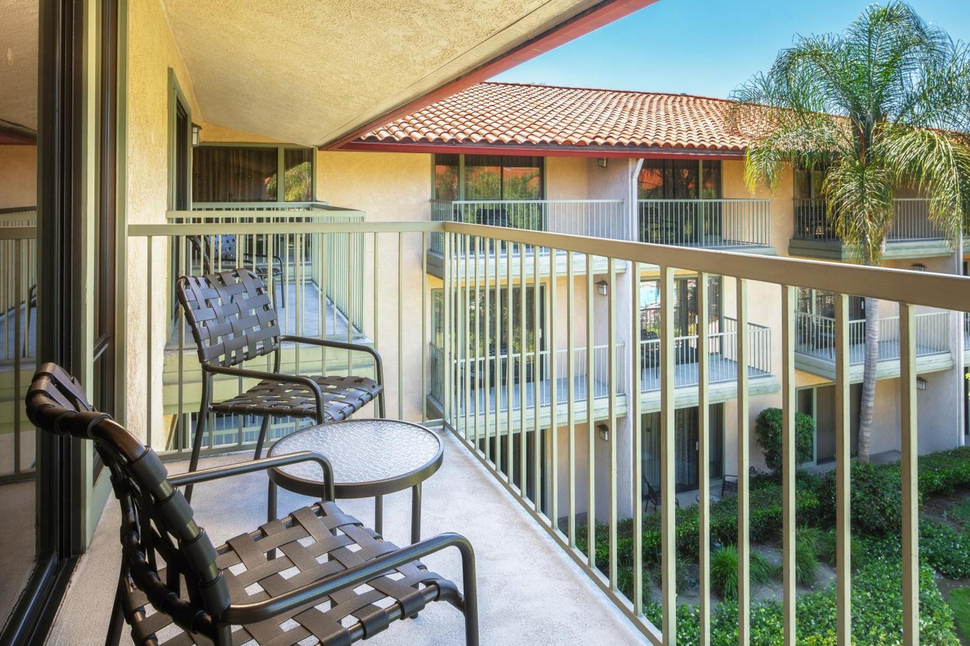 Doubletree By Hilton Ontario Airport Hotell Exteriör bild